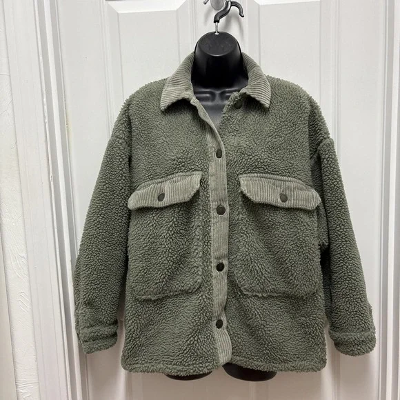 Zara Green Crop Sherpa Faux Fur Fleece Jacket With Corduroy Details Size Medium - Picture 2 of 11